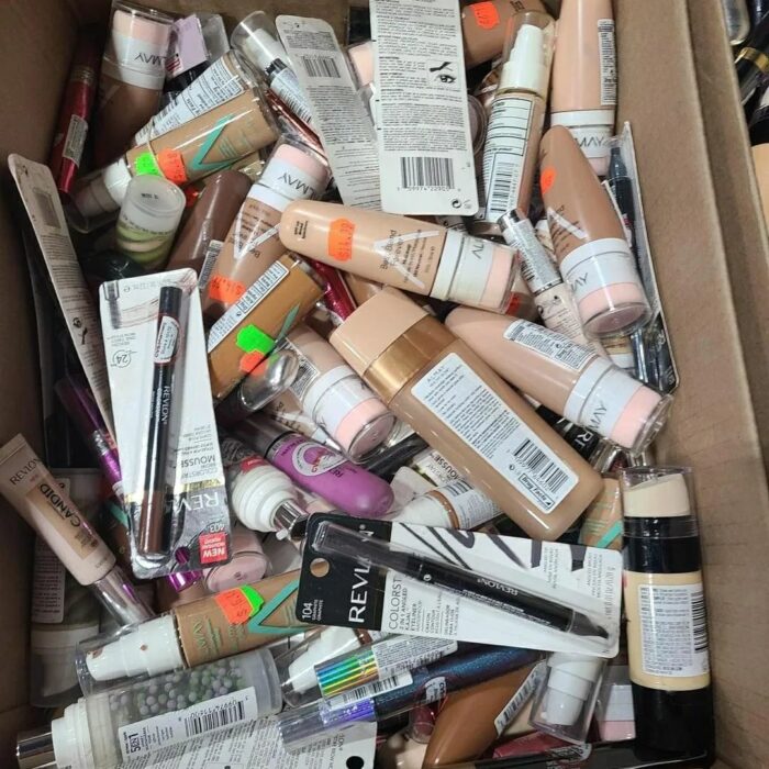 Cosmetic pallets